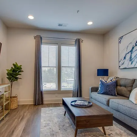 New East Nash - King Bed Short Drive To Dwntwn Apartment Nashville Exterior photo